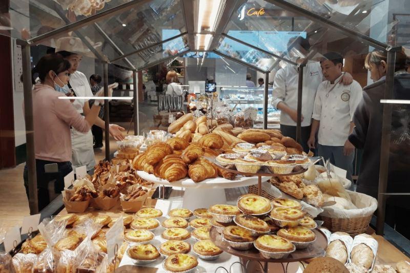 Hình ảnh minh họa một số món đồ uống và đồ ăn vặt phổ biến và được yêu thích tại POP Quán, 162 Phố Huế, Hà Nội